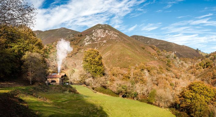 Fotógrafo profesional de casas rurales y turismo vacacional Asturias, cabaña en medio de las montañas (2)