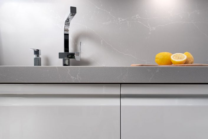 Interior design professional photographer kitchen cabinets faucet compac surfaces asturias gijón imágenes para inspirar