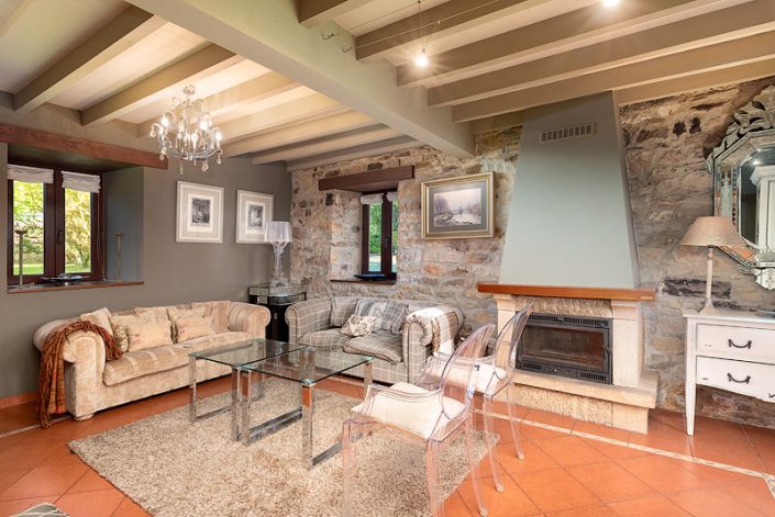 fotógrafo profesional de interiores para casas rurales reportaje fotográfico book de fotos de casa vacacional gijón asturias