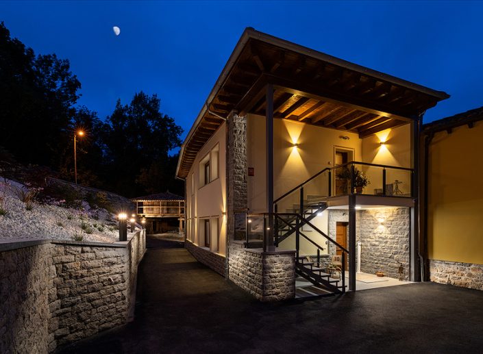 Fotógrafo profesional casa rural asturalqui cangas de onis asturias picos de europa nocturna crepuscular turismo vacacional marketing airbnb